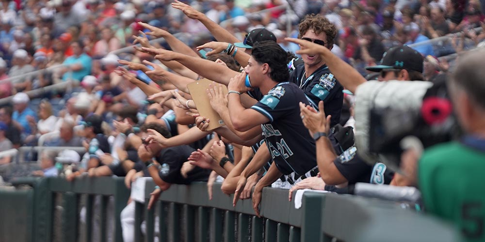 Eric Sorenson (@stitch_head) on Twitter photo In the middle of the 6th now, <a href="/CoastalBaseball/">Coastal Carolina Baseball</a> still cruising by an 8-1 count over The 'Ville. RHP Riley Eikhoff finally showed a crack, giving up an RBI 2B to Tague Davis and got pulled. Dean Mihos added a 2-run triple to the gap to give CCU more cushion.
<a href="/midmajors_d1/">Mid-Majors on D1Baseball</a> In the middle of the 6th now, <a href="/CoastalBaseball/">Coastal Carolina Baseball</a> still cruising by an 8-1 count over The 'Ville. RHP Riley Eikhoff finally showed a crack, giving up an RBI 2B to Tague Davis and got pulled. Dean Mihos added a 2-run triple to the gap to give CCU more cushion.
<a href="/midmajors_d1/">Mid-Majors on D1Baseball</a>