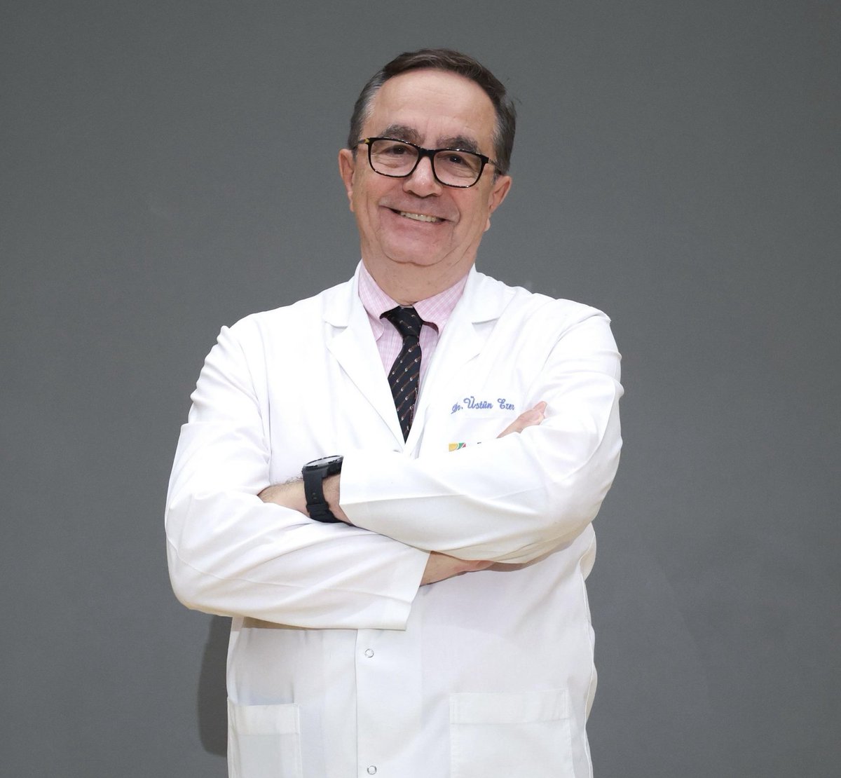 Dr. Üstün EZER (@ustunezer) on Twitter photo Ben sağlık Bakanı olsaydım ,
Doktor olurken ettiğim
Hipokrat yeminini tekrar okur,
Yeminime sadık kalır ve sabaha kadar uyumaz,
Ne yapar, ne eder
Çok ağır Lösemi Hastası ,
Beylikdüzü belediye başkanı
Murat Çalık’ı hapisten çıkarır ve hastaneye yatırırdım <a href="/drmemisoglu/">Prof. Dr. Kemal Memişoğlu</a> Ben sağlık Bakanı olsaydım ,
Doktor olurken ettiğim
Hipokrat yeminini tekrar okur,
Yeminime sadık kalır ve sabaha kadar uyumaz,
Ne yapar, ne eder
Çok ağır Lösemi Hastası ,
Beylikdüzü belediye başkanı
Murat Çalık’ı hapisten çıkarır ve hastaneye yatırırdım <a href="/drmemisoglu/">Prof. Dr. Kemal Memişoğlu</a>