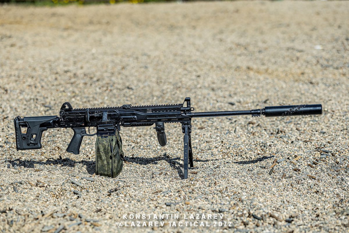 TheGreyPatriot_'s tweet photo. 🇷🇺 Comparison between RPL-20 (long barrel 5.45mm) and RPL-7 (short barrel 7.62mm).
#Russia #Russian #Russians #Today #Military #Army #Rifle #LMG #RPL20 #RPL7 #Kalashnikov #Gun https://t.co/vEBhnyc3TA