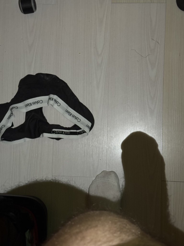 bttms say hi if u want the undiiess