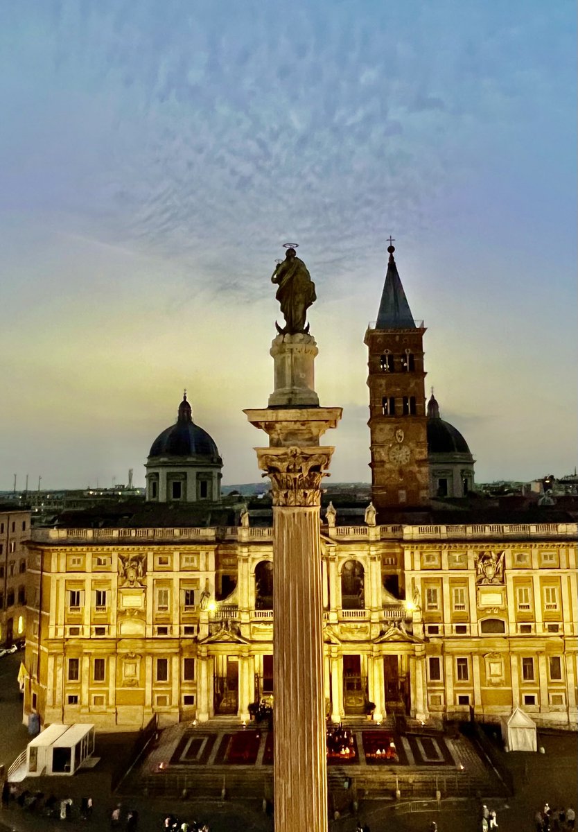 caputmundiHeidi's tweet image. Basilica di Santa Maria Maggiore …
di notte 🌙

#Roma 🤍