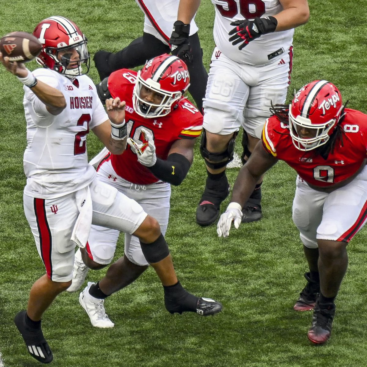 JAMARTHOMP2027's tweet image. Wow!!! Extremely!!! Blessed to receive an offer from university of Maryland 🟡🔴 #ALLglorytogod @CoachDylanPotts @EraPrep @newerac2 @CLiuget @CoachThomas_14
@fbscout_florida @FlaHSFootball @adamgorney @JerryRecruiting @ChadSimmons_ @CraigHaubert