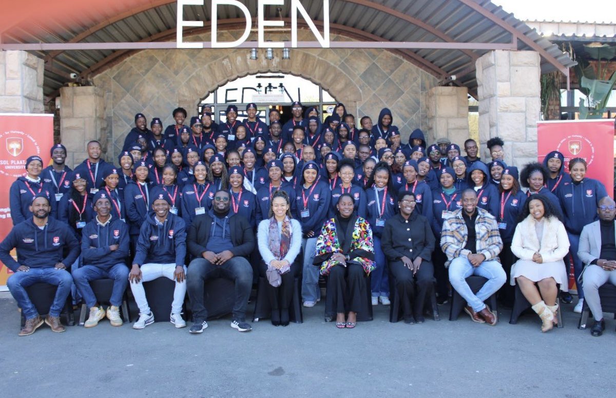 KOPANO YA DINALEDI - DAY TWO: IGNITING YOUTH LEADERSHIP THROUGH ENTREPRENEURSHIP &amp; INNOVATION

Yesterday, the second day of the Kopano Ya Dinaledi Leadership Programme focused on entrepreneurship and innovation - encouraging students to think critically about how they can respond