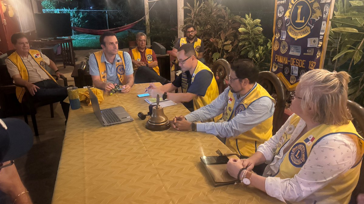 En una agradable tarde noche del tercer martes del mes, disfrutamos de una productiva reunión plenaria con socios presentes y socios virtuales.  Con estos cerramos el año leonístico 24-25 y auguramos todos los éxitos para el equipo Directivo 2025-2026 de Cachorros, Leos y Leones.