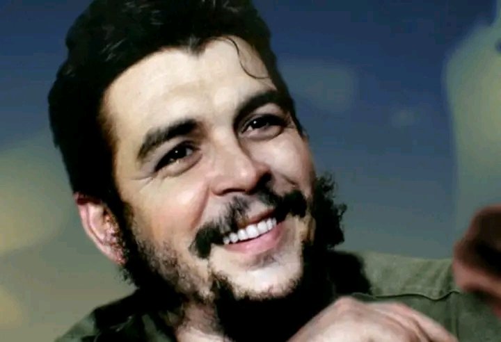 Para llegar a la cima hay que logra parecernos al #Che...
#MiMóvilEsPatria