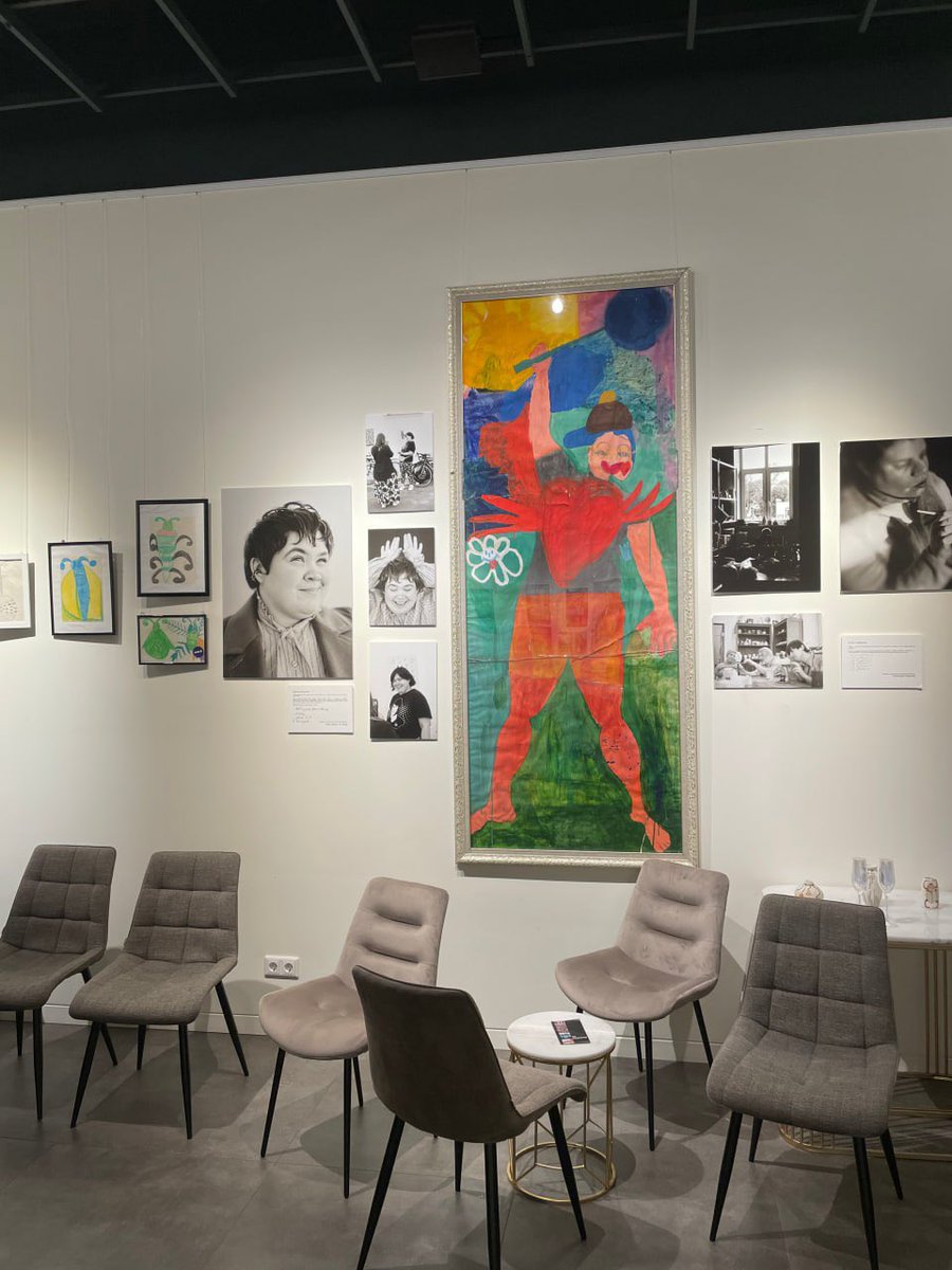 a_for_anxiety's tweet image. нужна помощь моей подруге, клиентке фонда «Жизненный путь» и классной художнице Свете. Света долго копила на зубной протез, но недавно какой-то чел воспользовался тем, что Света добрая душа, и оформил на нее кредит. кредит Света погасила, а вот на протез денег теперь не хватает