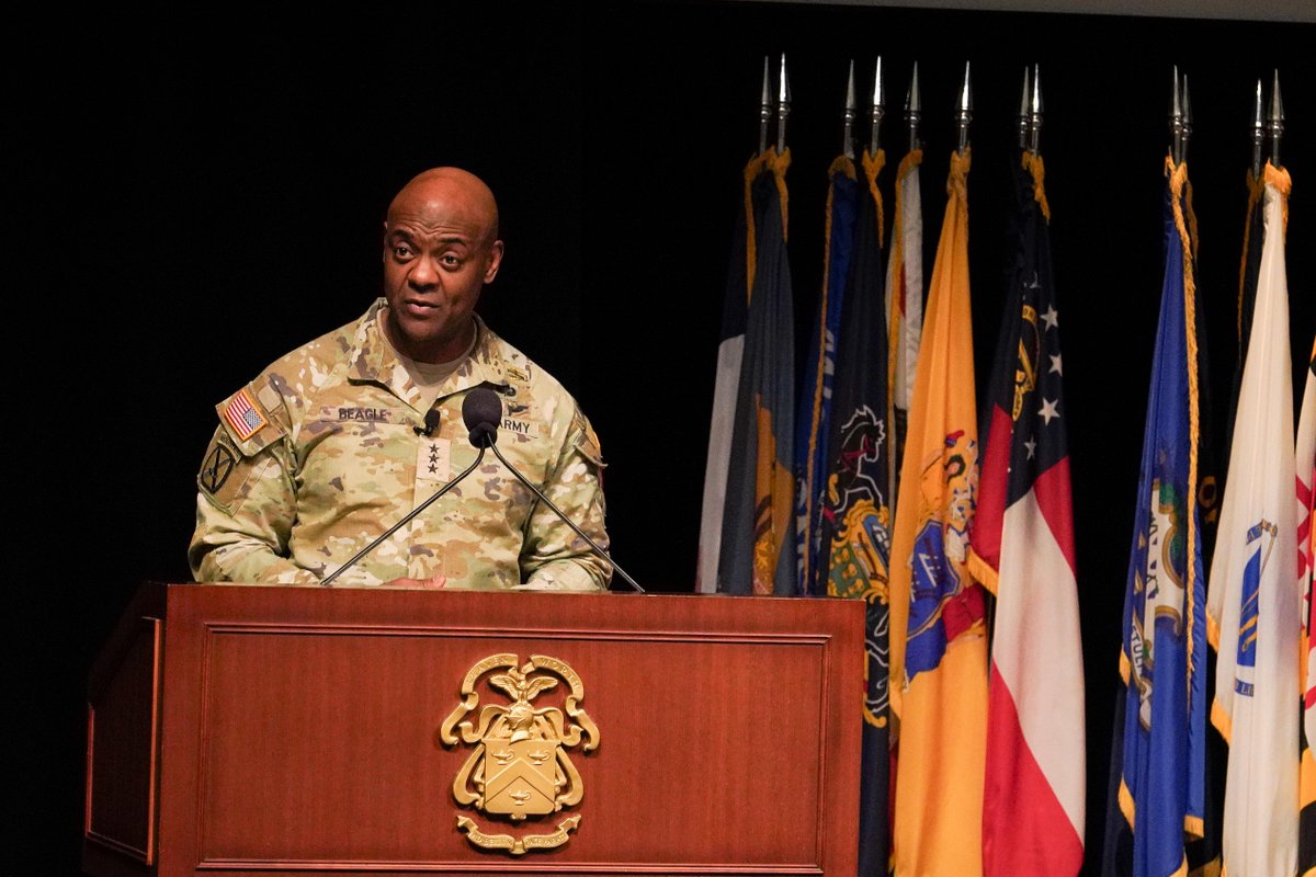 usacac's tweet image. Soldiers bid “lamps out” to Brig. Gen. Mark W. Siekman, deputy commanding general, Reserve Affairs (IMA), Combined Arms Center and Brig. Gen. Bryan L. Babich, director, Mission Command Center of Excellence, June 18, 2025 at Fort Leavenworth, Kansas. #DriveChange