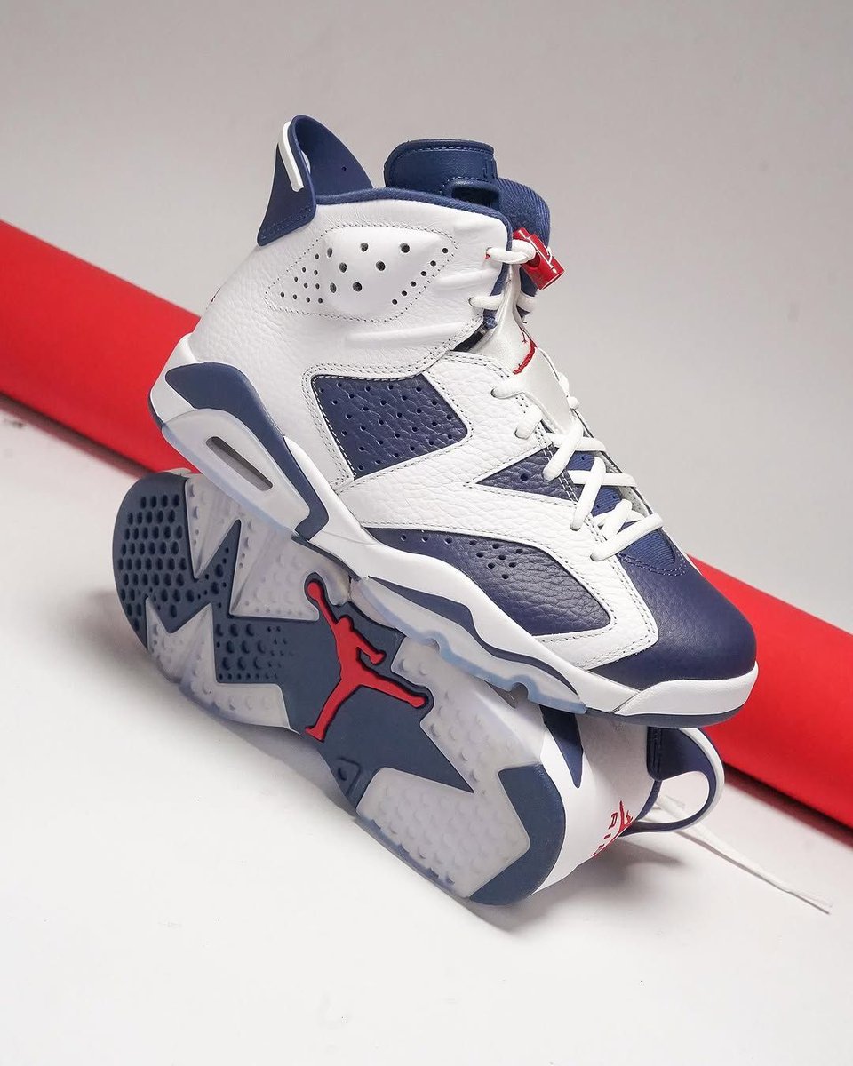 JustFreshKicks tweet media