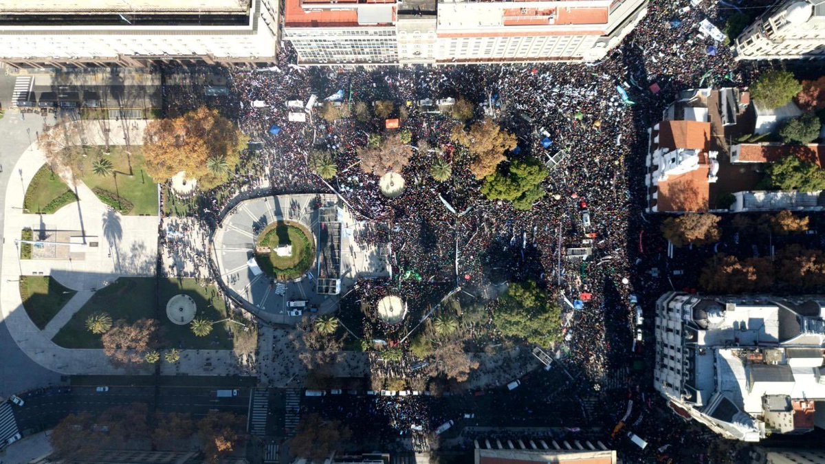 El kirchnerismo se creyó estar frente a un nuevo 17 de octubre de 1945, llenó ⅓ de Plaza de Mayo para escuchar a una vieja gaga por altavoces dar un mensaje vacio total de contenido, se comieron un choripan y se volvieron a casa para no perderse el programa de las 5 de OLGA