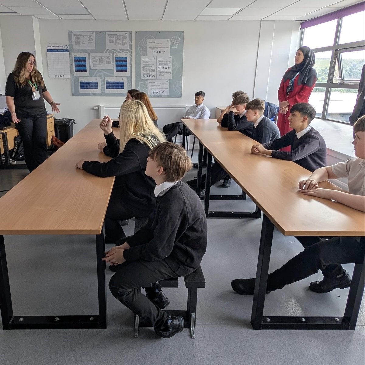 ap_whitley's tweet image. Pupils showed great focus and listening skills during water safety talks from the Fire Service this week. ⁦@ImpactMAT⁩ ⁦@WYFRS⁩