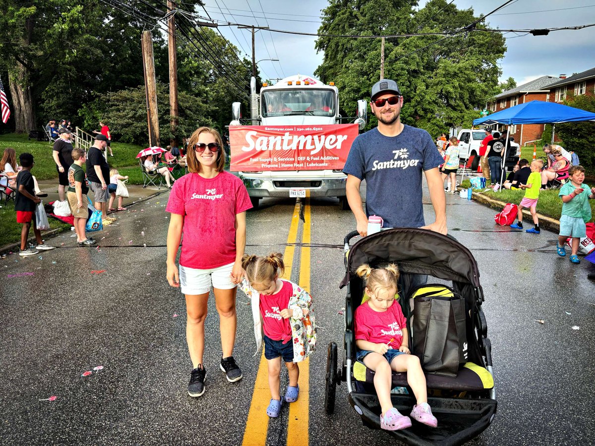 SantmyerCo's tweet image. 🎉 We had a blast helping kick off the Wadsworth Blue Tip Festival at last night’s beloved parade! Our team brought the energy—tossing candy, waving to the crowd, and proudly showing off our propane and lubricant trucks. 🚛🍬🔥 #BlueTipFestival #ThankYouWadsworth #ParadeFun