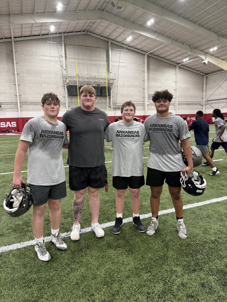 LGrimm74's tweet photo. Great work today at the @RazorbackFB OL/DL camp. Appreciate the coaching from @CoachMateos and the entire OL staff. @SouthsideMavsFB @OtisKirk23 @PrepRedzoneAR https://t.co/DHH9P1W3qw