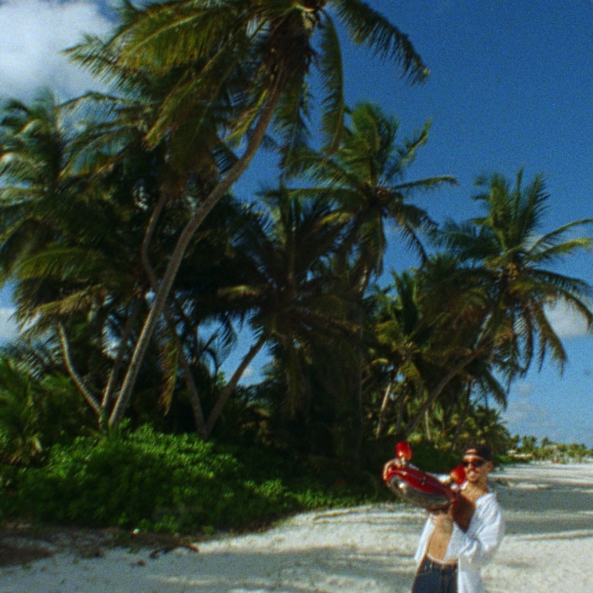 afroLOVAA 🤩

Estamos a días del nuevo álbum de verano patrocinado por <a href="/skinnyflakk/">Rels B .݁✧⋆</a>.