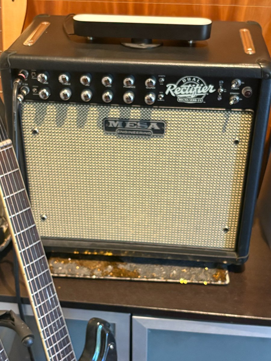 Say hello to my first ever Mesa. Home sized. Loving it.🤘

#guitar #guitarist #MesaBoogie