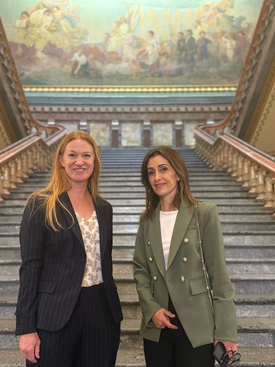 AmbKawar's tweet image. Visited the Iowa State Capitol today—the only state capitol in the US with five golden domes. Met with @AmyBeth1975, President of the Iowa Senate, with whom I had the pleasure of touring the Capitol. Also had the honor to meet with the American Legion Auxiliary Iowa Girls State,…