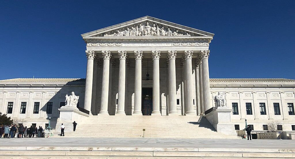 Supreme Court Upholds Ban on Gender-Affirming Care for Minors

Read more: catholiconline.news/u-s-news/supre…

#SupremeCourt #GenderAffirmingBan #CatholicOnlineNews