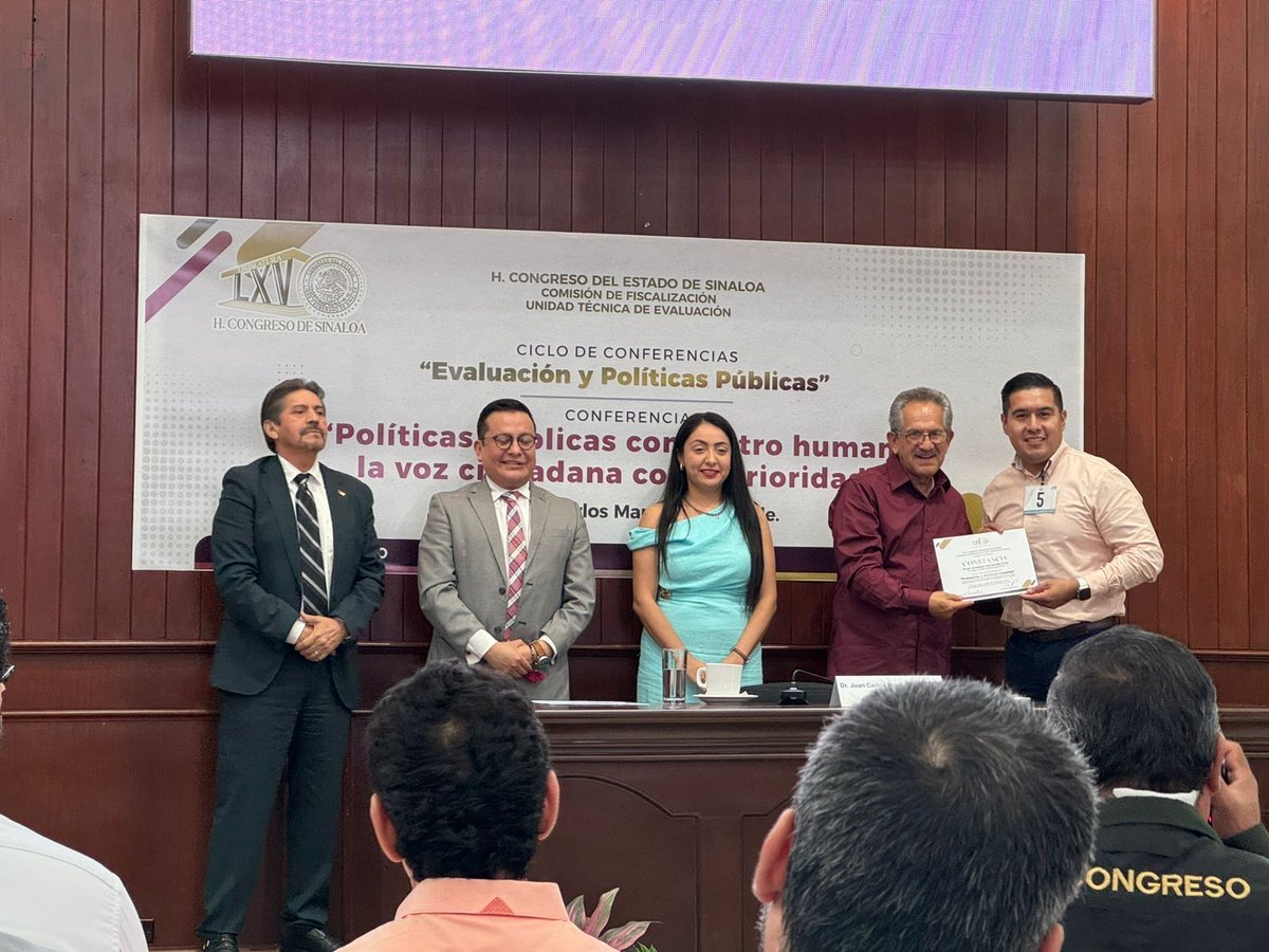 Asistimos al ciclo de conferencias “Evaluación y Políticas Públicas” por el Dr. Juan Carlos Martínez Andrade en el H. Congreso del Estado, con el tema de evolución en la administración pública orientada hacia el cambio social y las políticas publicas con rostro humano (…)