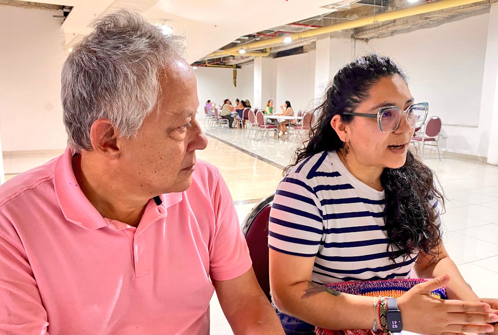 UsolidariaCo's tweet photo. #Cali | Estuvimos con la Secretaría de Desarrollo Económico, aunando esfuerzos para este año 2025, en el que alrededor de 480 personas que hacen parte de un proceso formativo en economía colaborativa y solidaria, den paso a la creación de la red de emprendedores solidarios. https://t.co/dMJIVALCWU