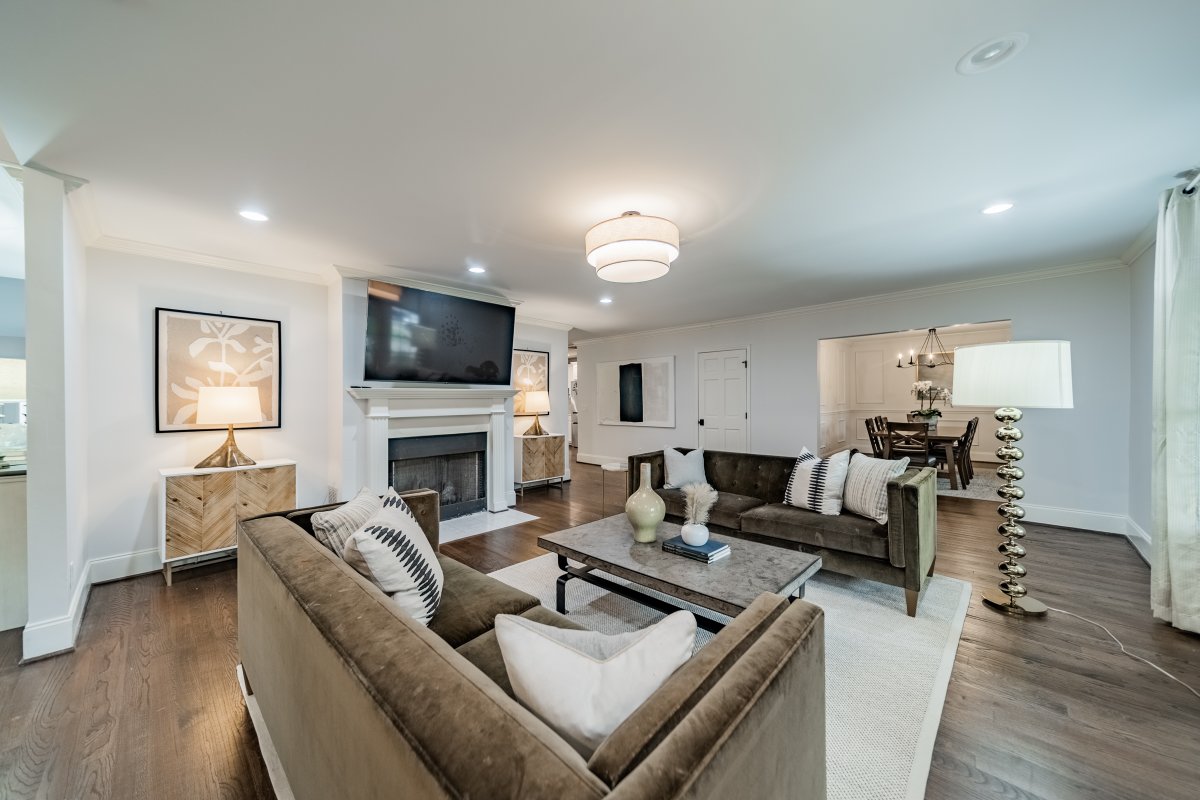 Dickens Mitchener tweet media