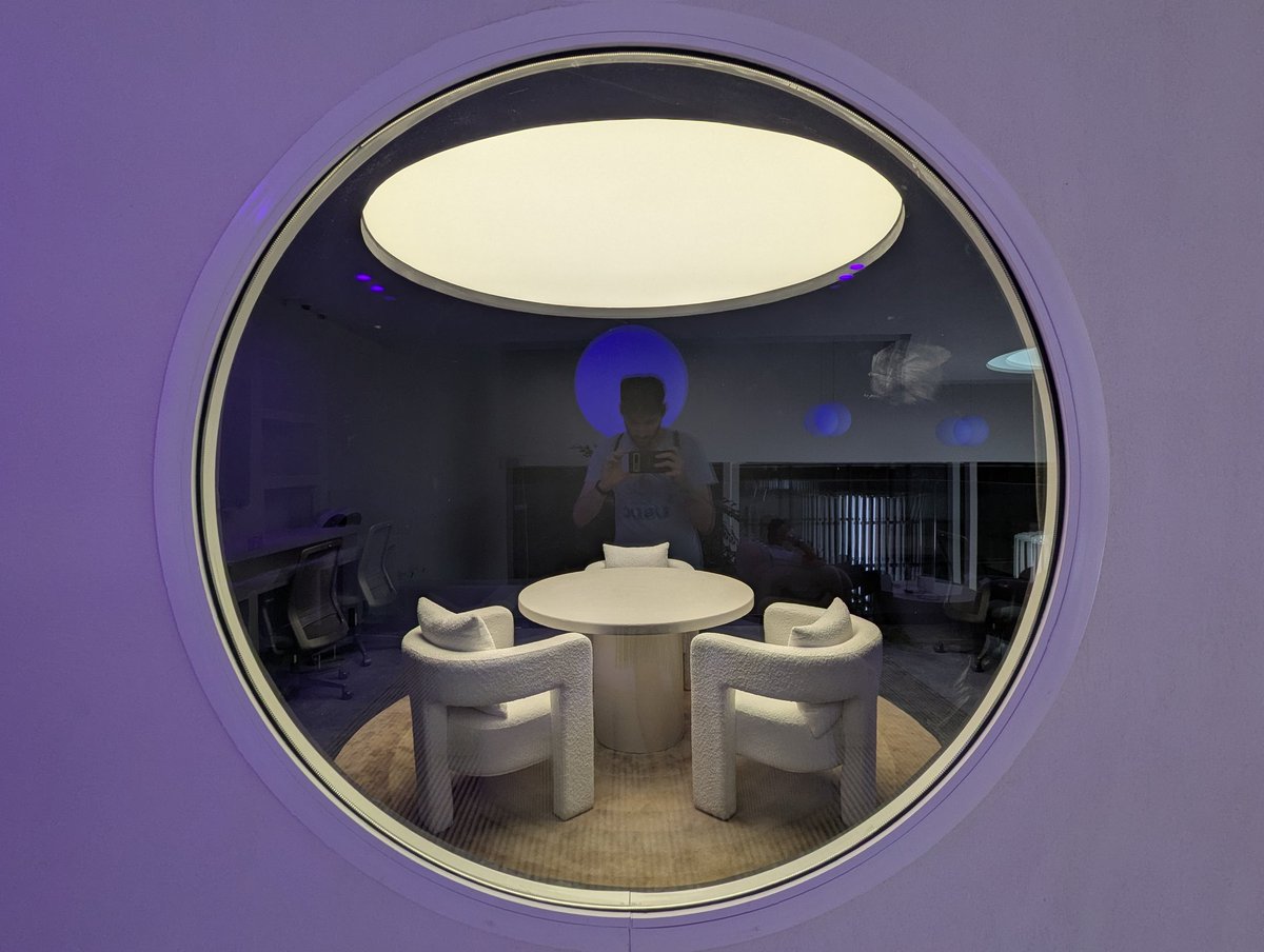 kylegordonart's tweet image. Show me a cooler web3 space than the new @Hadronfc @Agglayer @0xPolygon campus in #Dubai 👀 

But actually though, share away as I&apos;d ove to check out others ✨