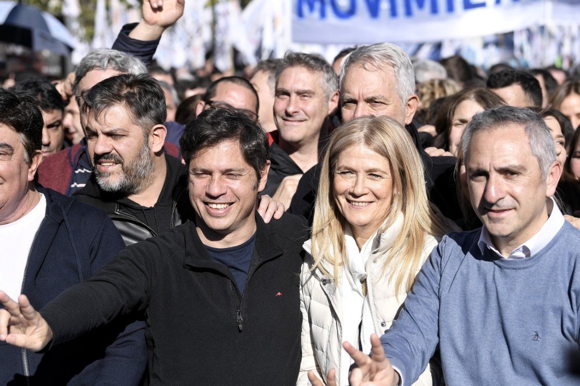 Ayelen Duran (@ayeduran) on Twitter photo Marchamos a Plaza de Mayo junto a <a href="/Kicillofok/">Axel Kicillof</a>, los compañeros del <a href="/MOVIMIENTODAF/">Movimiento Derecho al Futuro</a> y el pueblo que salió a defender a Cristina y nuestra democracia. #ArgentinaConCristina Marchamos a Plaza de Mayo junto a <a href="/Kicillofok/">Axel Kicillof</a>, los compañeros del <a href="/MOVIMIENTODAF/">Movimiento Derecho al Futuro</a> y el pueblo que salió a defender a Cristina y nuestra democracia. #ArgentinaConCristina