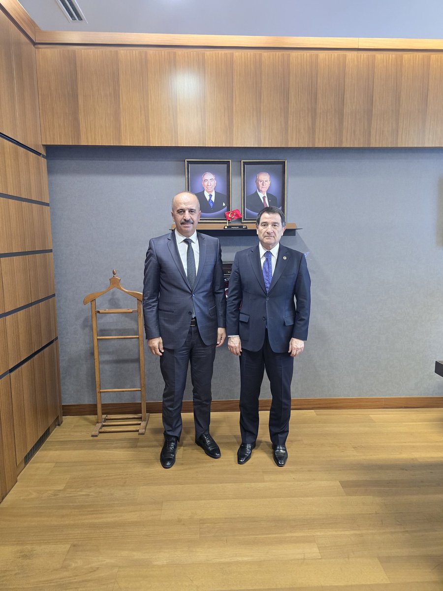 MHP Genel Başkan Yardımcısı Sayın İsmail Faruk Aksu’yu makamında ziyaret ettim.
Türk Mühendisler Derneği olarak, mühendislerin karşılaştığı sorunların çözümüne yönelik yürüttüğümüz çalışmalar ve taleplerimiz hakkında kapsamlı bir görüşme gerçekleştirdik.
Kendileri, her zaman