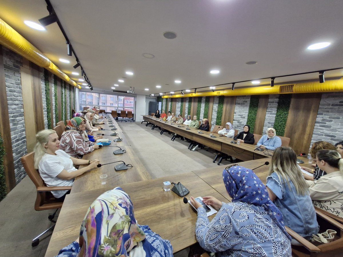 AK Parti Atakum Kadın Kolları Başkanımız Sn.Gülşah Kraloğlu , İl Koordinatörümüz Sn. Neşe Zehir Yıldızoğlu ve yönetim kurulu üyelerimiz ile birlikte Haftalık Yürütme ve Yönetim Kurılı toplantımızı gerçekleştirdik. 

#akparti̇  @akkadinsamsun55 <a href="/tugcedagdemir/">Tuğçe Dağdemir</a>