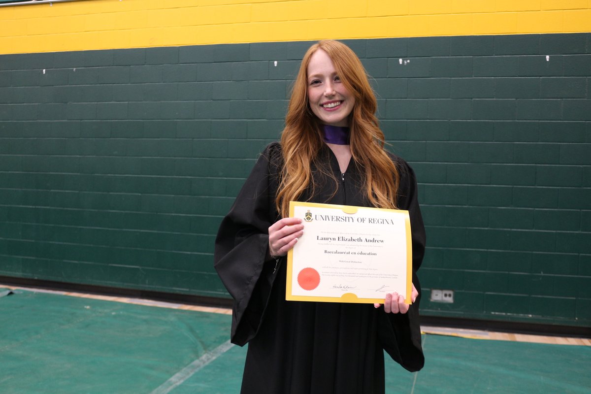 🎓 Congrats to Lauryn Andrew, recipient of the Bachelor of Education After Degree (BEAD) Convocation Prize! Graduating with Great Distinction (94.23% PGPA) from U of R’s Le Bac, Lauryn will be joining École Valois in Prince Albert with CÉF. #UofRegina #UofReginaGrads #francophone