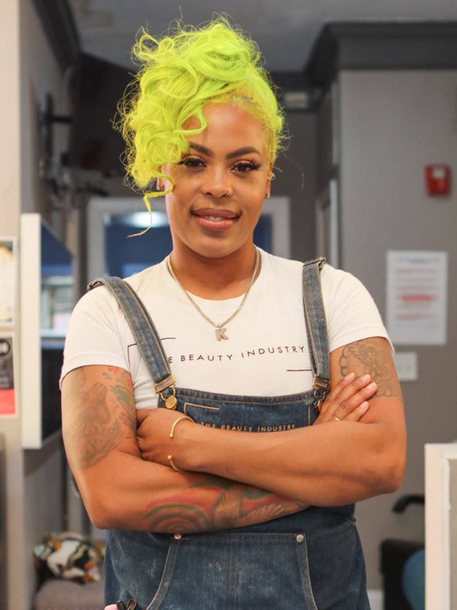 In the heart of Atlanta, GA, Khadijah runs a salon business aimed at beautifying her community. The extra capital from Grameen America allowed her to pivot her business model to offer memberships for stylists, which include skills-based classes, business, and rentals.