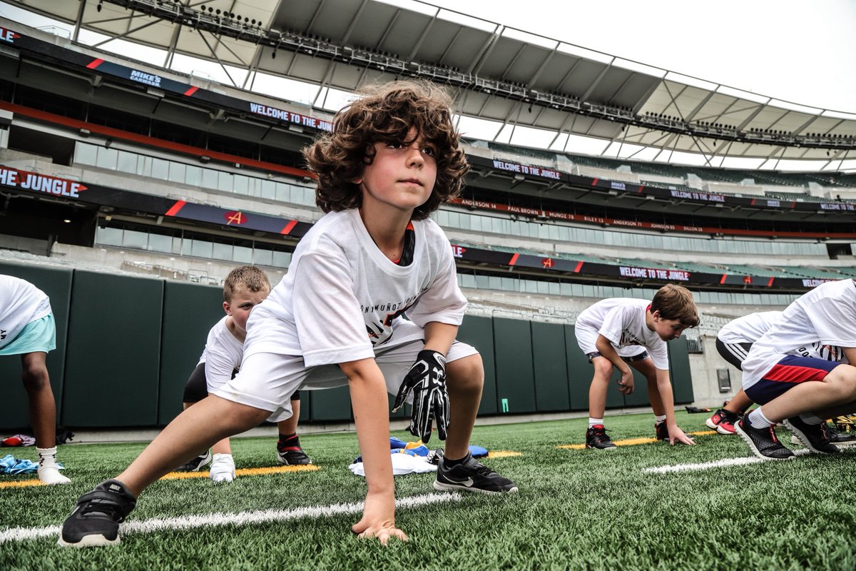 MunozFoundation's tweet image. Another AMAZING #AMFFootballAcademy is done! We want to thank our presenting partner @MikesCarwash , and our host the @bengals, for helping us to impact youth mentally, physically, and spiritually. We couldn’t have done it without you! Thank you to…