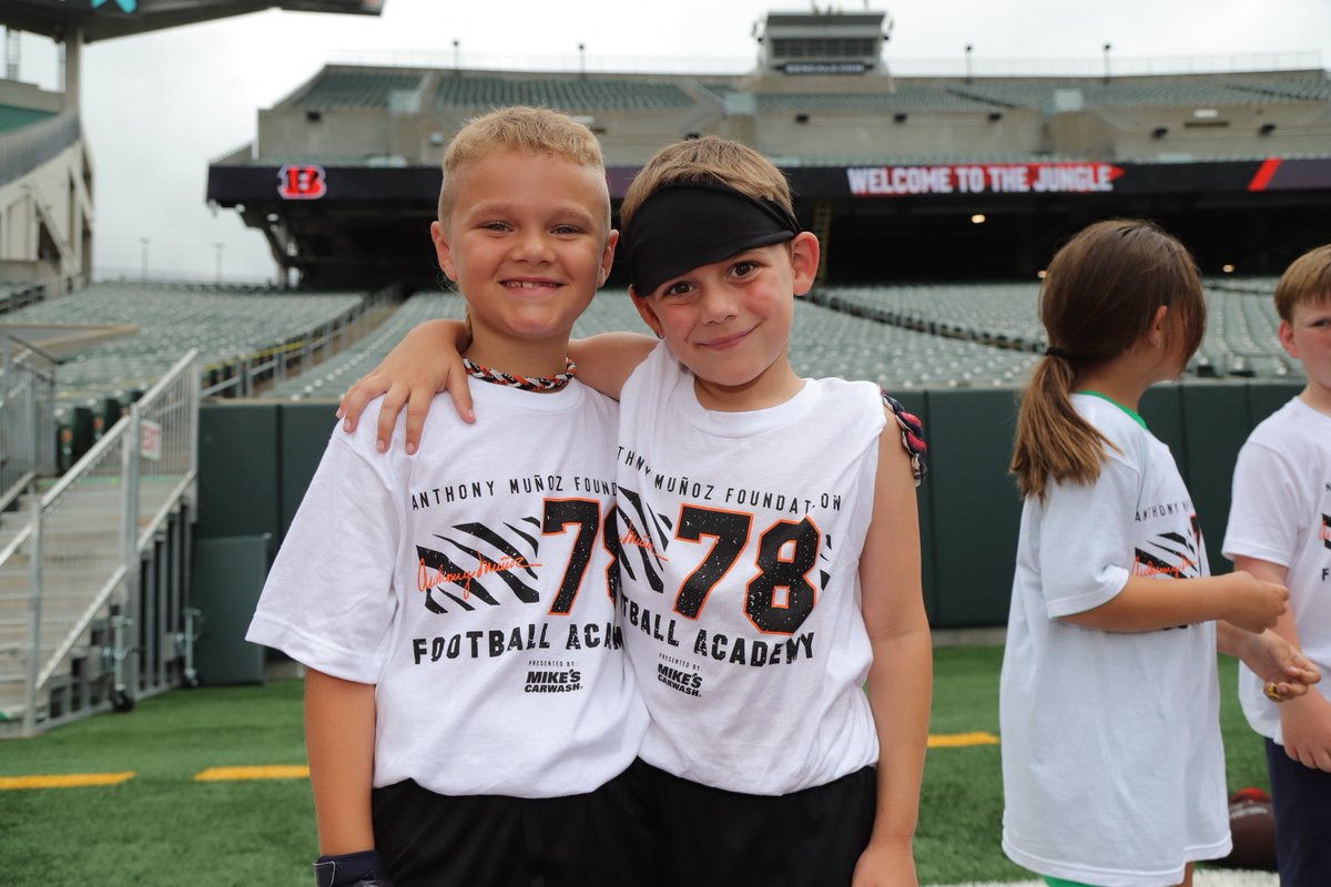 MunozFoundation's tweet image. Another AMAZING #AMFFootballAcademy is done! We want to thank our presenting partner @MikesCarwash , and our host the @bengals, for helping us to impact youth mentally, physically, and spiritually. We couldn’t have done it without you! Thank you to…