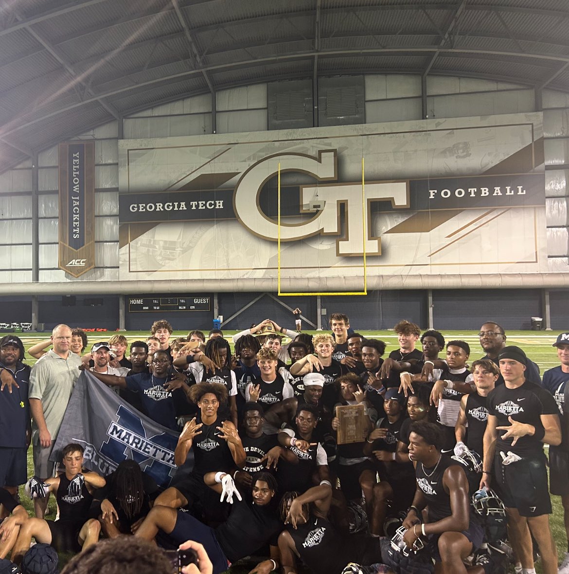 CorkyKell's tweet photo. Marietta is your Day 5 Brent Key/Corky Kell 7-on-7 Classic Champions!

Marietta wins in a last second nail bitter beating Troup 19-12!

Thank you to Coach Brent Key for presenting the trophy! https://t.co/DvHlVk20D0