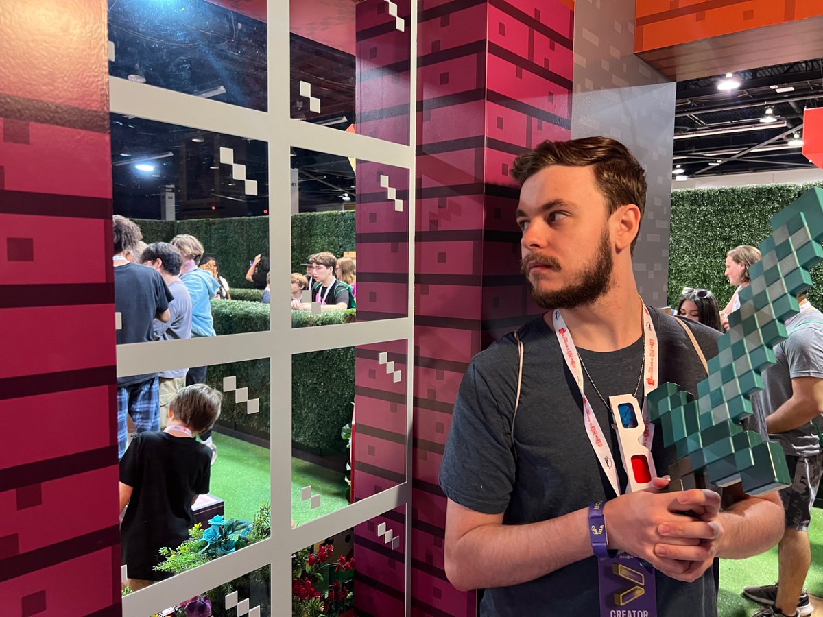 VIDCON BEGINS NOW!! 🔥

If any of you are going please let me know so I can try and meet you!! #vidcon2025 #Vidcon