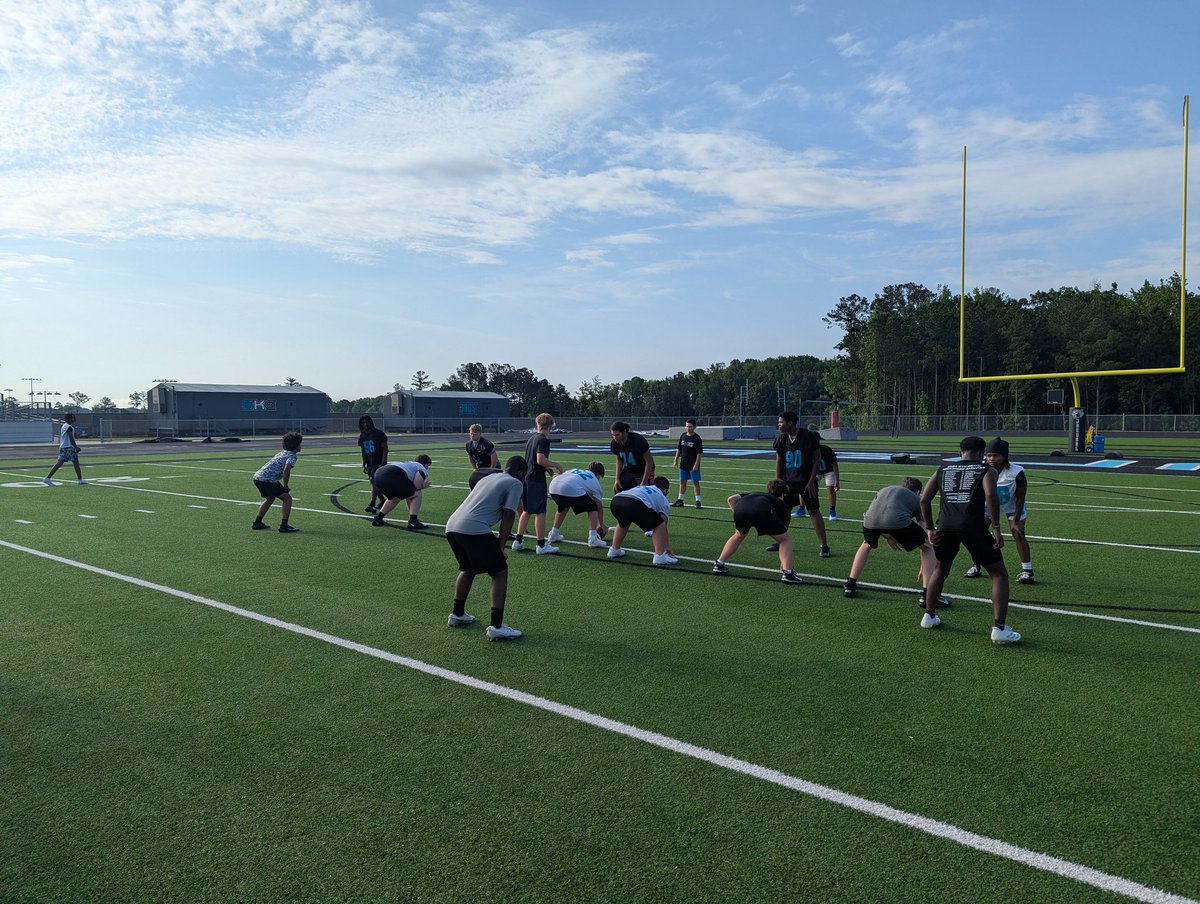 Coach_Will_i_am's tweet photo. Week 2 for our JV @SKG_Football @SKG_FBRecruits is in the 📚. #JagsUp #DevotionOverEmotion #TheFuture @Coachjgpatrick @CoachTonyLotti @SKG_Strength @SeawrightDavid https://t.co/yPkm7FPj43