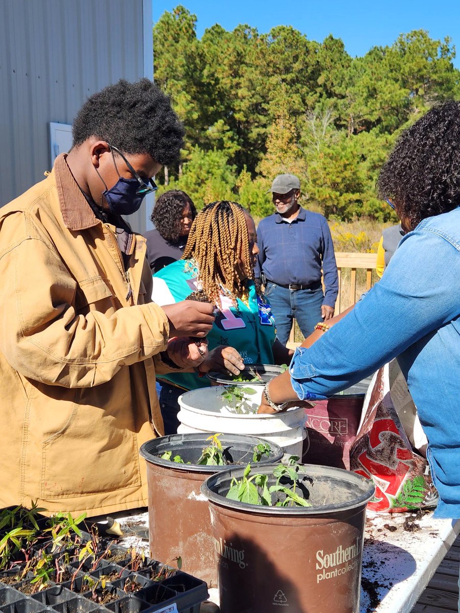 NewAlphaCDC's tweet image. Welcome to New Alpha CDC! Led by Rev. Leo Woodberry, we uplift communities through education, mentoring, climate justice &amp;amp; more. One family at a time. 🌍
🔗 linktr.ee/newalphacdc
📲 Follow &amp;amp; engage!
#NewAlphaCDC #CommunityEmpowerment #EnvironmentalJustice #Nonprofit