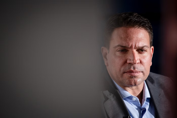 Metrópoles (@metropoles) on Twitter photo ➡️ Abin Paralela: Ramagem buscou informação sobre facada em Bolsonaro
Relatório da PF sobre caso da Abin Paralela mostra que o então diretor da Agência de Inteligência pediu informações do caso
Leia na coluna de <a href="/FabioSerapiao/">Fabio Serapião</a>: curt.link/hfsCs ➡️ Abin Paralela: Ramagem buscou informação sobre facada em Bolsonaro
Relatório da PF sobre caso da Abin Paralela mostra que o então diretor da Agência de Inteligência pediu informações do caso
Leia na coluna de <a href="/FabioSerapiao/">Fabio Serapião</a>: curt.link/hfsCs
