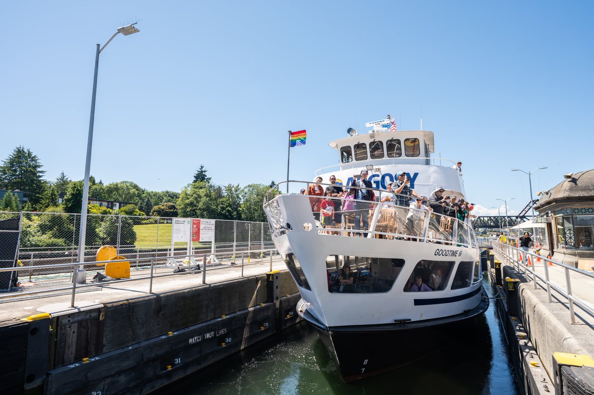Temperatures are starting to rise and so are the boats going through the iconic boat elevator. Take a scenic one-way cruise and get to experience the Ballard Locks for yourself!

Early bird gets the worm! Guests on a 10:30 Locks Cruise will receive 15% off. Book today!