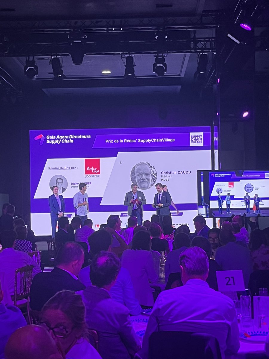 le_studio_led's tweet photo. Le prix de la rédaction est décerné à Christian Daudu président PIL’ES #GalaSupplyChain @Agora_Managers https://t.co/5JTJoaCK9V
