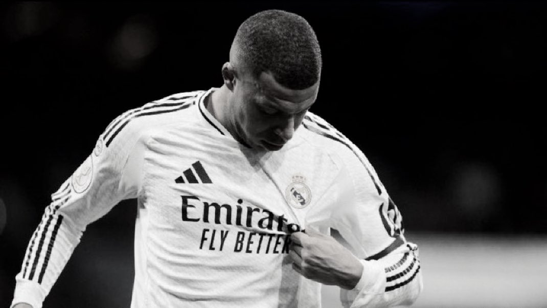 mbpwld's tweet image. في الليله الظلماء يُفتقد البدر