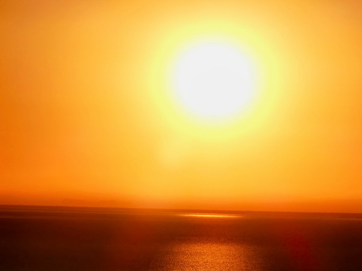 Өглөөний мэнд Монгол орон. 
Та бүхэндээ энэ өдрийн хамгийн сайхан бүхнийг хүсэн ерөөе. 
Ховд аймаг. Чандмань сум. 
Хар-Нуур.Хүүшийн тал.