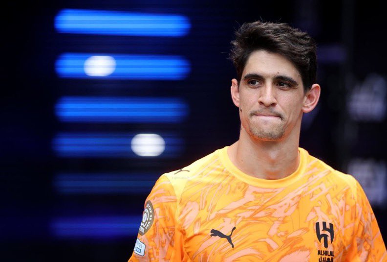 للحظه للتاريخ يا بونو والله للتاريخ عجزت اوصفك !!!💙

لايك اذا تتفق انه ارجل حارس في تاريخ الهلال 

#الهلال_ريال_مدريد