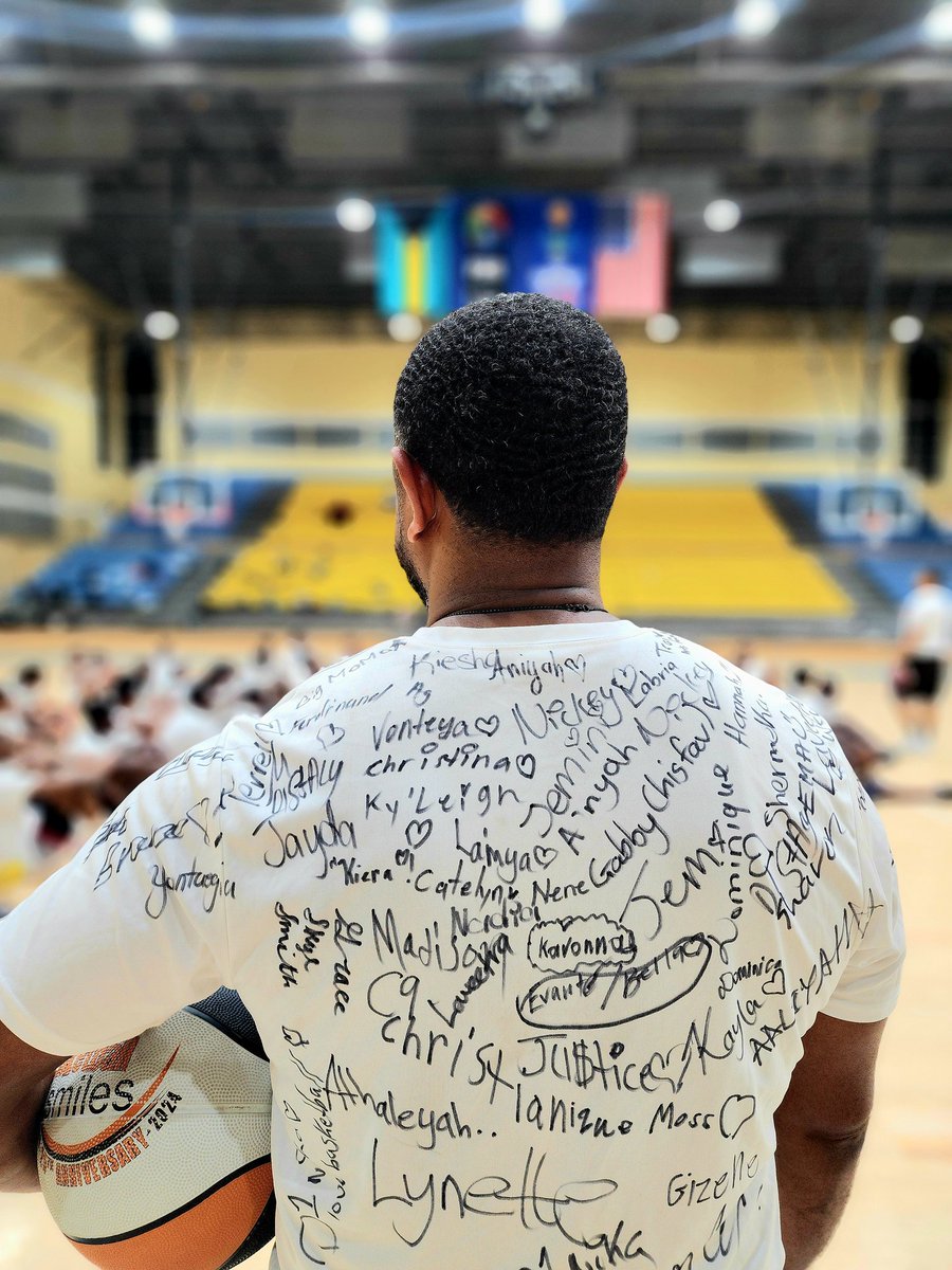 I came to pour into them, but somehow they've left their mark on me!!

#GodsWay 
#CoachJHam 
#Bahamas🇧🇸 
#BasketballSmiles