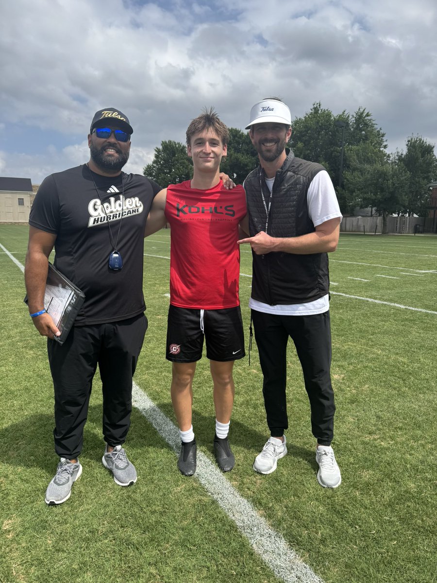 JayceLaughter's tweet photo. Thank you @Coach_Davenport and @Coach_Barfield for inviting me to Tulsa! Gave me lots of instruction that I can take back with me for this next season! 
@OberkromKicking @EVance813 @DBcoachO @CHSChargerFB @coach_wwright https://t.co/BVtHnqUEwX