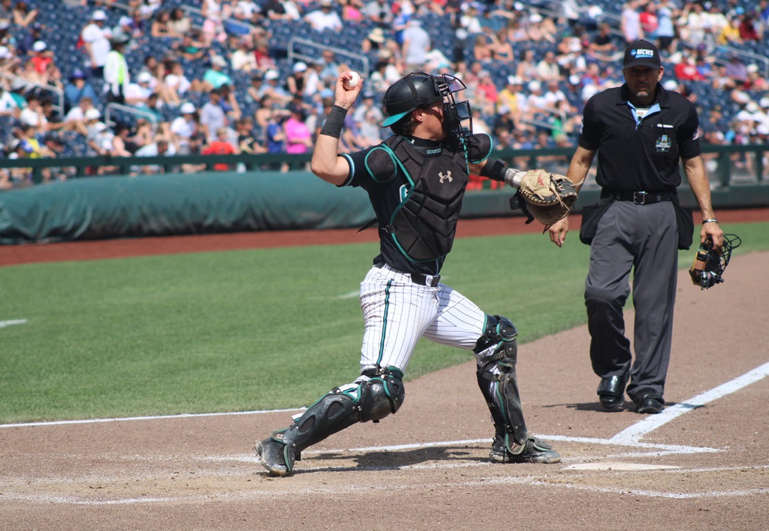 Coastal Carolina catcher Caden Bodine has been named a 2025 NCAA Division I Rawlings Gold Glove Award Winners!
<a href="/ABCA1945/">ABCA</a> 

The New Jersey was 1 of 9 to win this award out of NCAA Division 1 baseball. 
<a href="/wpdeabc15/">WPDE ABC15</a>