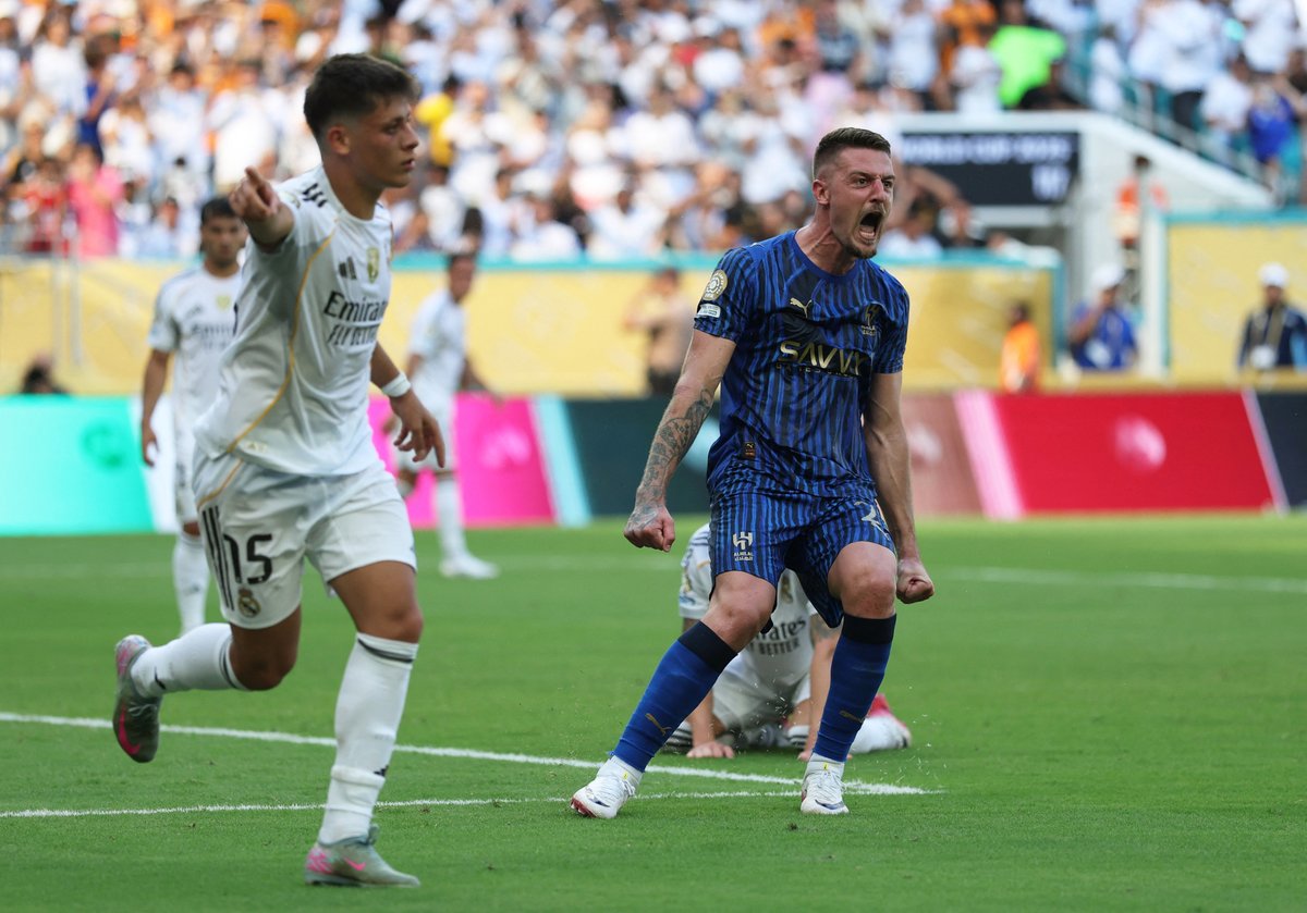 الإحصاءات الكاملة 📊: 

الاستحواذ
🔵ـ 48%
⚪ـ 52%

التسديدات
🔵ـ 13 (7 على المرمى)
⚪ـ 19 (7 على المرمى)

التمريرات
🔵ـ 395
⚪ـ 454

#ريال_مدريد_الهلال  🇪🇸🇸🇦
#كأس_العالم_للأندية 🏆
#FIFAWCW

x.com/ariyadhiah/sta…