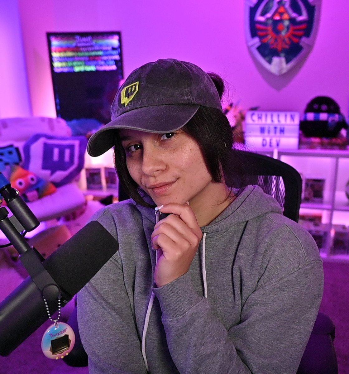 💜I'M LIVE 💜

I was told that a hyped up chat is the best cure for hot girl tummy issues... 👀🥰

Feel (&amp; looking) like absolute dog 💩 but here we goooooooo!
twitch.tv/chillinwithdev