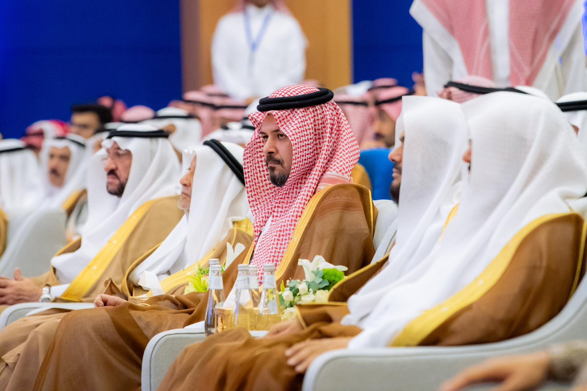 إمارة منطقة المدينة المنورة (@imarat_almadina) on Twitter photo سمو أمير منطقة #المدينة_المنورة #سلمان_بن_سلطان يرعى حفل تخريج الدفعة الرابعة من طلاب <a href="/alrayancolleges/">كليات الريان الأهلية</a>، البالغ عددهم 87 خريجًا في تخصصات: الطب البشري، التمريض، التخدير، والصيدلة. سمو أمير منطقة #المدينة_المنورة #سلمان_بن_سلطان يرعى حفل تخريج الدفعة الرابعة من طلاب <a href="/alrayancolleges/">كليات الريان الأهلية</a>، البالغ عددهم 87 خريجًا في تخصصات: الطب البشري، التمريض، التخدير، والصيدلة.