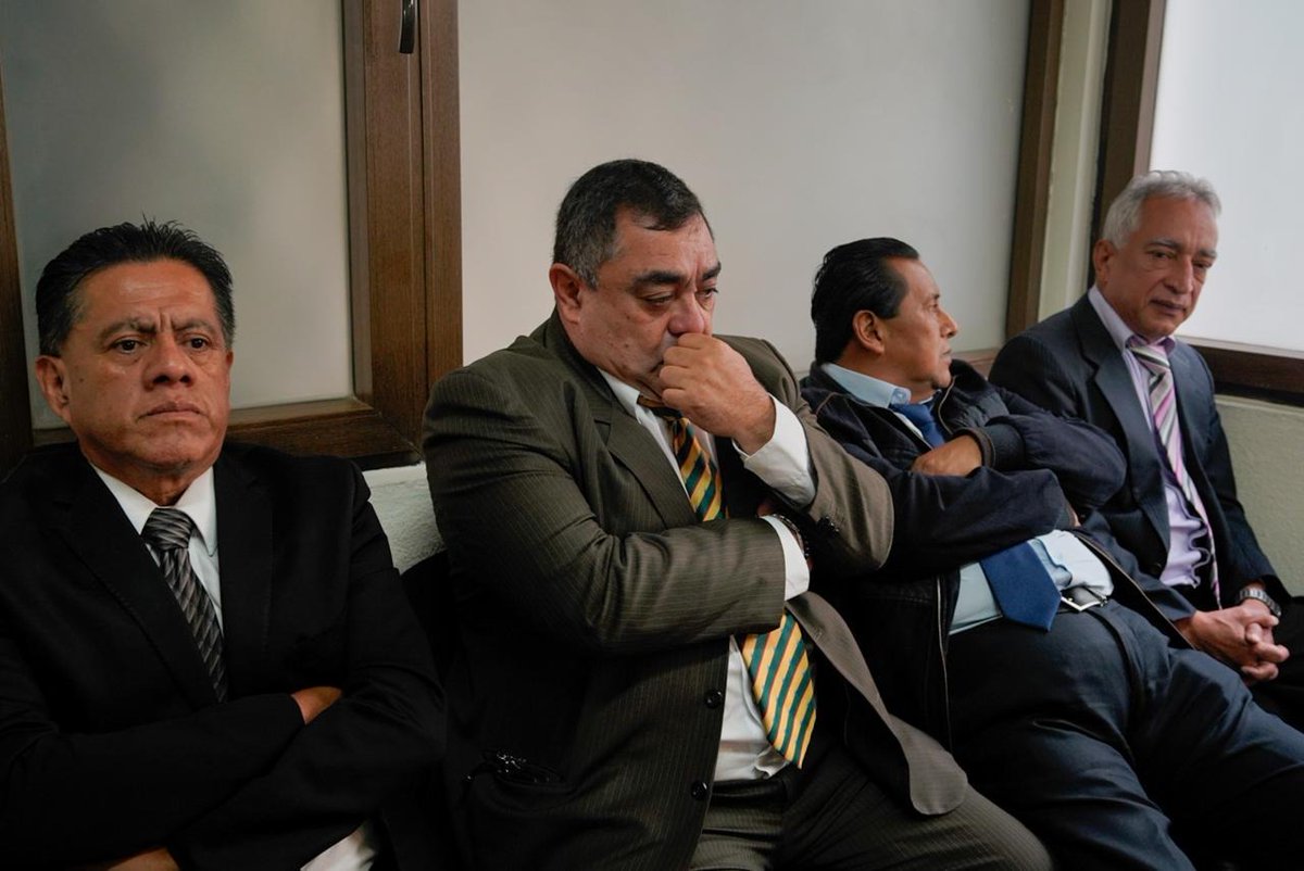 ⚖️ Se inicia la audiencia que definirá la sanción para los cuatro jueces de #AltaVerapaz acusados de abuso de poder y abuso sexual de menores

Con tres horas de retraso, la Junta de Disciplina Judicial dictará su sentencia en el proceso administrativo contra: William Chen, Luis