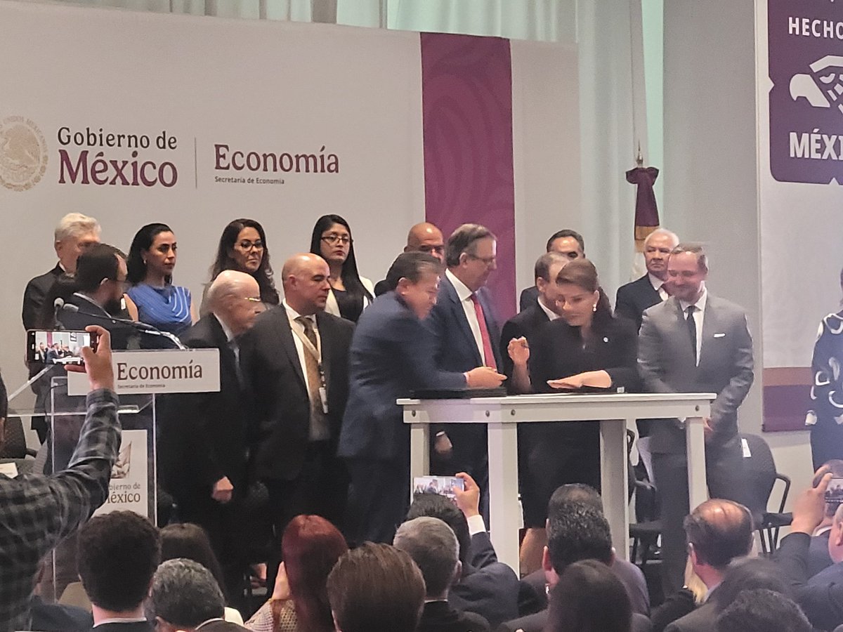 DNF (@dnfmexico) on Twitter photo México ya cumplió con lo solicitado por Estados Unidos para resolver las cuestiones comerciales: Ebrard
<a href="/SE_mx/">Economía México</a> México ya cumplió con lo solicitado por Estados Unidos para resolver las cuestiones comerciales: Ebrard
<a href="/SE_mx/">Economía México</a>