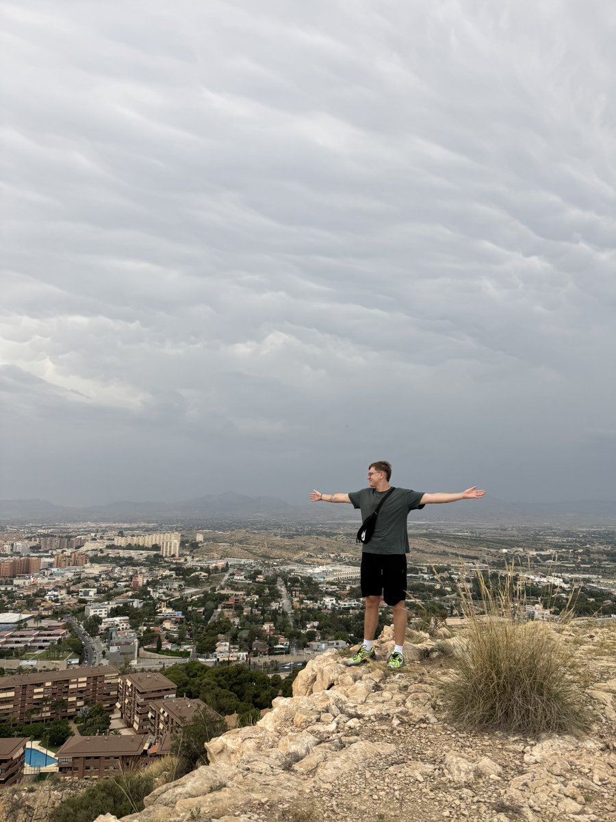 Закладчик - мразь. Але клад зняв в косаніє.